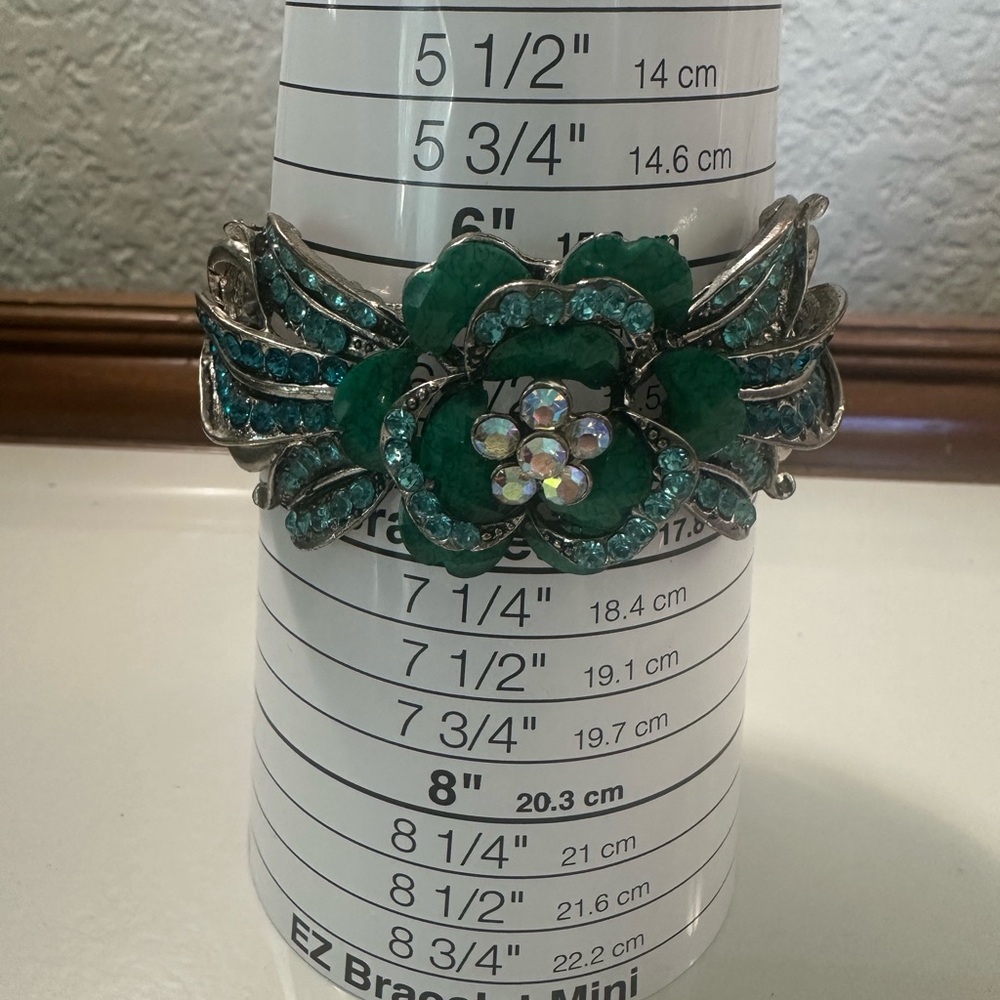 Green Floral rhinestone Silver clamper Bracelet
